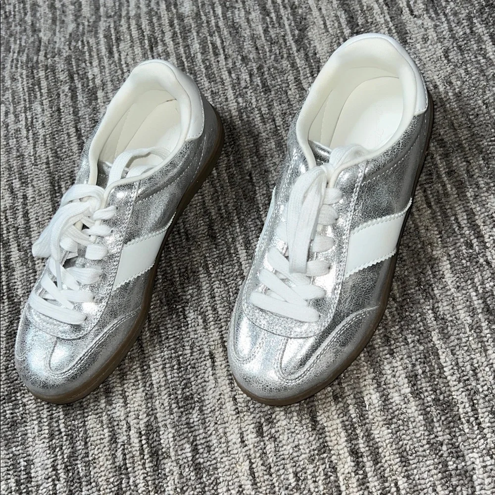 Universal Thread - Women's Spencer Fashion Sneakers Silver Size 6